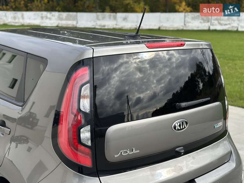 Позашляховик / Кросовер Kia Soul EV 2015 в Луцьку