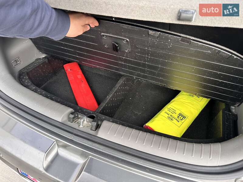 Позашляховик / Кросовер Kia Soul EV 2015 в Луцьку