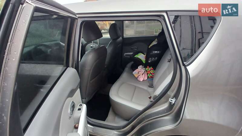 Позашляховик / Кросовер Kia Soul EV 2015 в Тернополі фото 2 Позашляховик / Кросовер Kia Soul EV 2015 в Тернополі