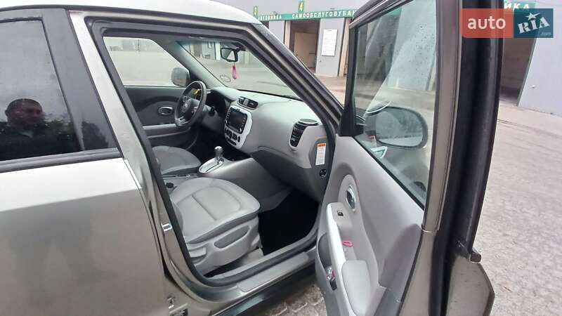 Позашляховик / Кросовер Kia Soul EV 2015 в Тернополі фото 7 Позашляховик / Кросовер Kia Soul EV 2015 в Тернополі