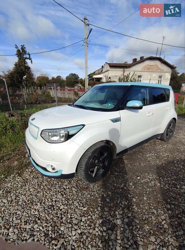 Внедорожник / Кроссовер Kia Soul EV 2015 в 