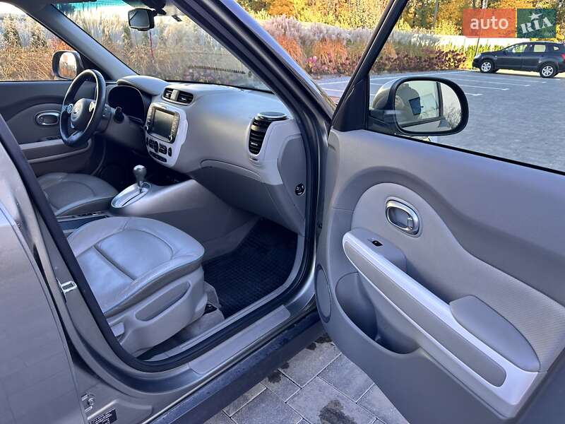 Внедорожник / Кроссовер Kia Soul EV 2015 в Луцке фото 17 Внедорожник / Кроссовер Kia Soul EV 2015 в Луцке