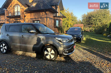 Внедорожник / Кроссовер Kia Soul EV 2016 в 