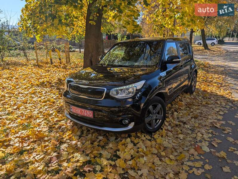 Внедорожник / Кроссовер Kia Soul EV 2017 в 
