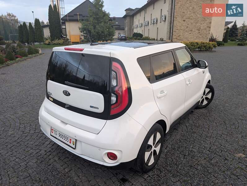 Позашляховик / Кросовер Kia Soul EV 2015 в Жовкві фото 3 Позашляховик / Кросовер Kia Soul EV 2015 в Жовкві