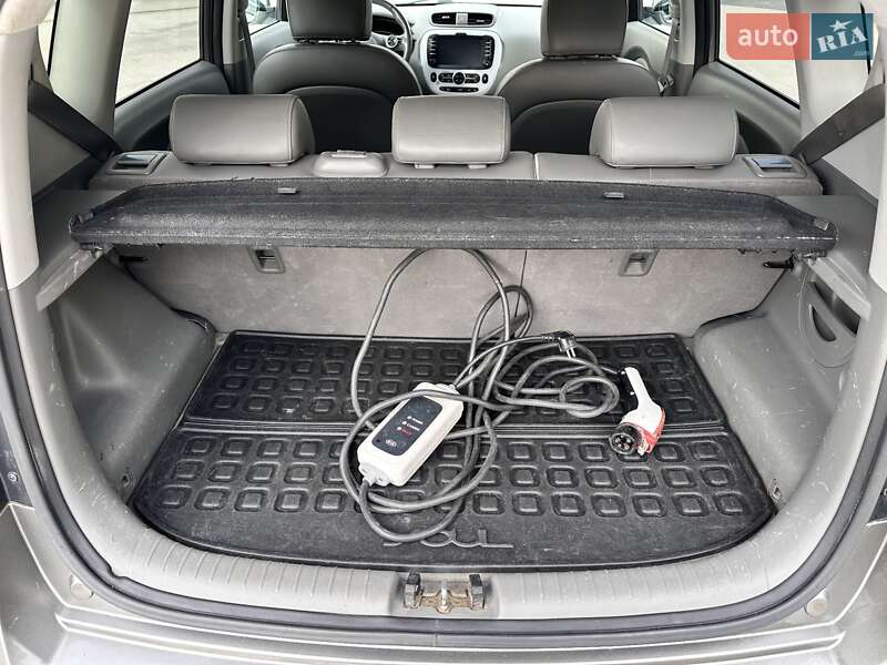 Внедорожник / Кроссовер Kia Soul EV 2016 в Луцке фото 21 Внедорожник / Кроссовер Kia Soul EV 2016 в Луцке