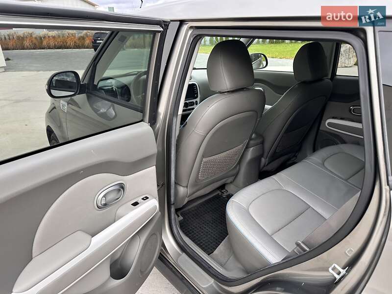 Внедорожник / Кроссовер Kia Soul EV 2016 в Луцке фото 22 Внедорожник / Кроссовер Kia Soul EV 2016 в Луцке