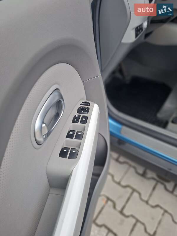 Внедорожник / Кроссовер Kia Soul EV 2016 в Дрогобыче фото 20 Внедорожник / Кроссовер Kia Soul EV 2016 в Дрогобыче