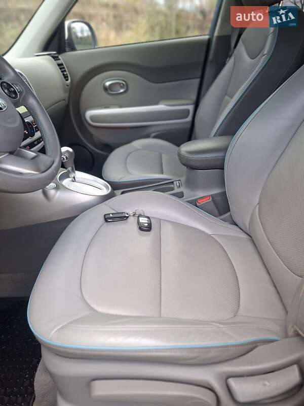 Внедорожник / Кроссовер Kia Soul EV 2016 в Дрогобыче фото 68 Внедорожник / Кроссовер Kia Soul EV 2016 в Дрогобыче