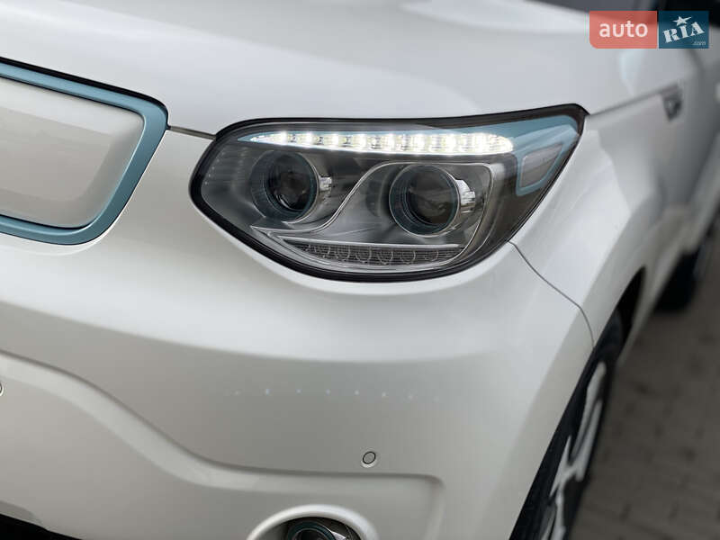 Позашляховик / Кросовер Kia Soul EV 2016 в Луцьку