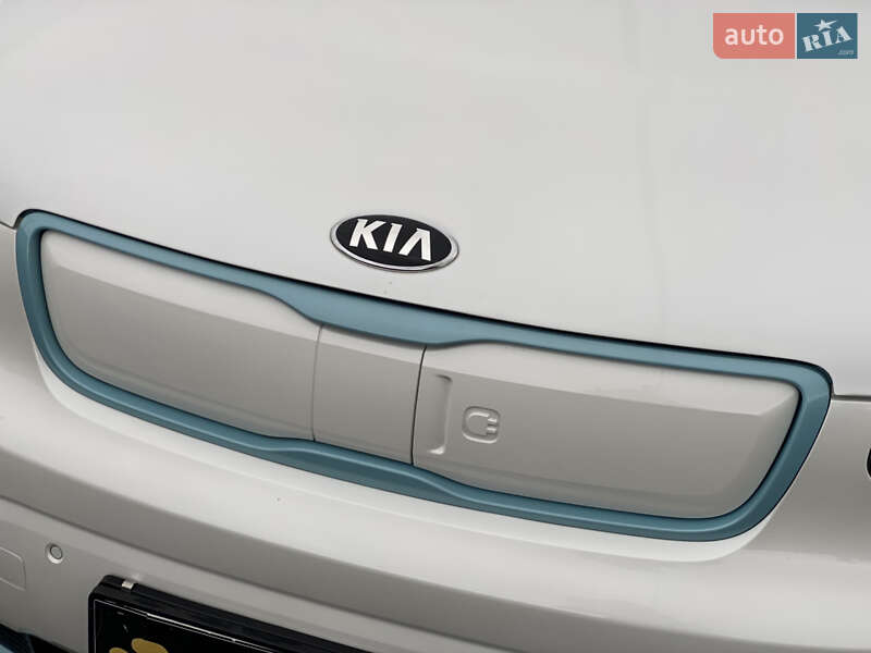 Позашляховик / Кросовер Kia Soul EV 2016 в Луцьку