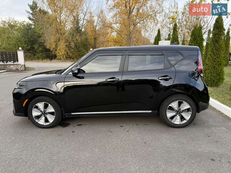 Внедорожник / Кроссовер Kia Soul EV 2023 в Киеве