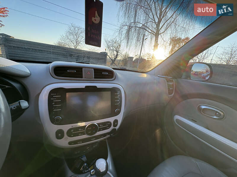 Внедорожник / Кроссовер Kia Soul EV 2015 в Луцке фото 21 Внедорожник / Кроссовер Kia Soul EV 2015 в Луцке