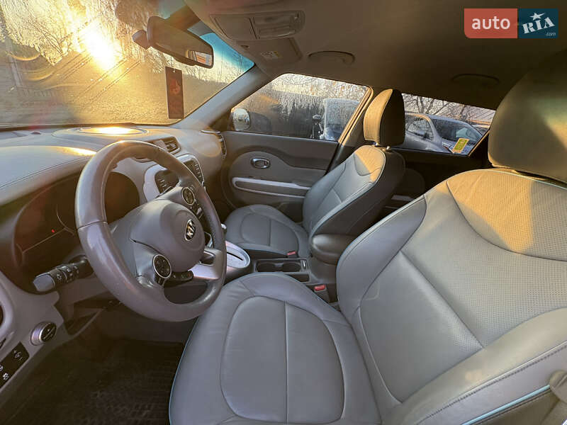 Внедорожник / Кроссовер Kia Soul EV 2016 в Луцке фото 22 Внедорожник / Кроссовер Kia Soul EV 2016 в Луцке