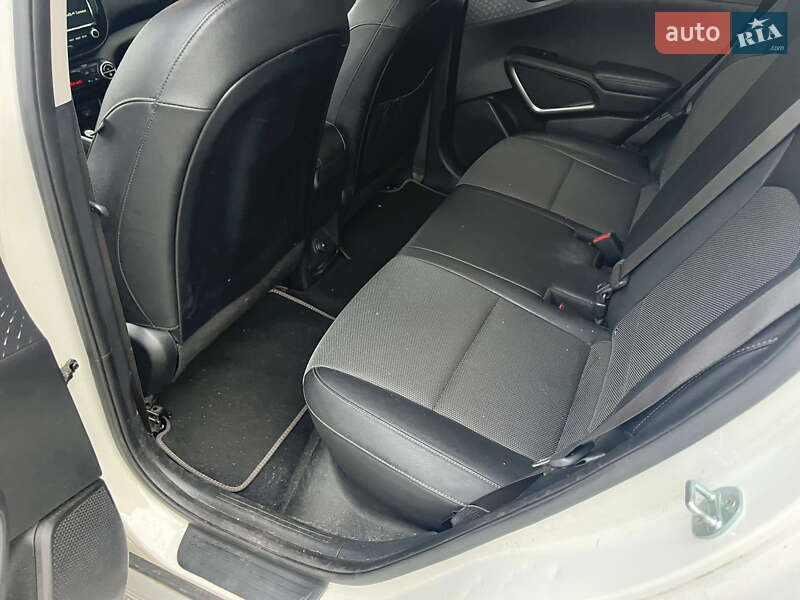 Позашляховик / Кросовер Kia Soul EV 2020 в Дубні