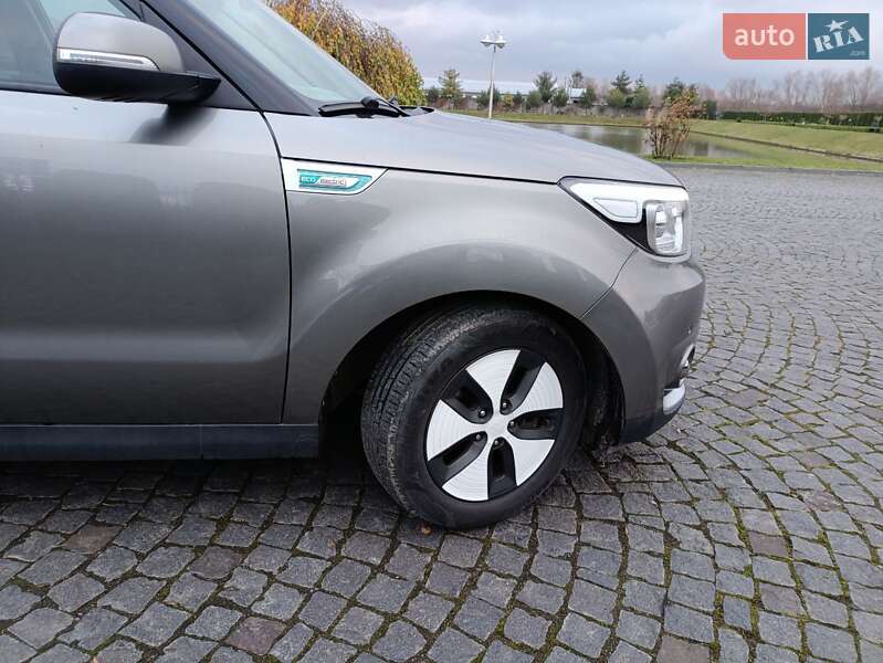 Внедорожник / Кроссовер Kia Soul EV 2015 в Львове