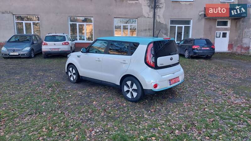Внедорожник / Кроссовер Kia Soul EV 2014 в Луцке