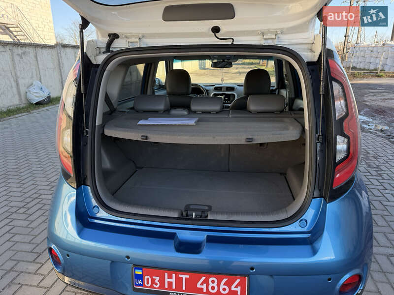 Внедорожник / Кроссовер Kia Soul EV 2014 в Тернополе