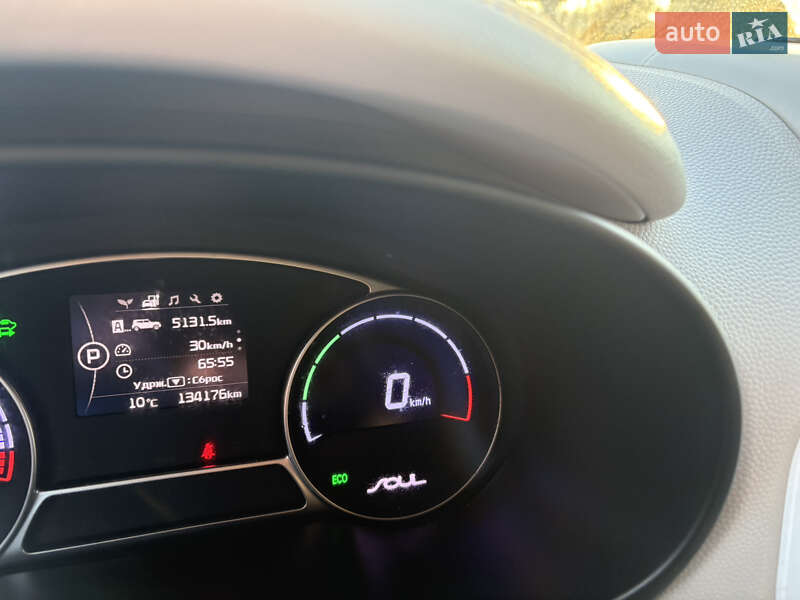 Позашляховик / Кросовер Kia Soul EV 2015 в Луцьку