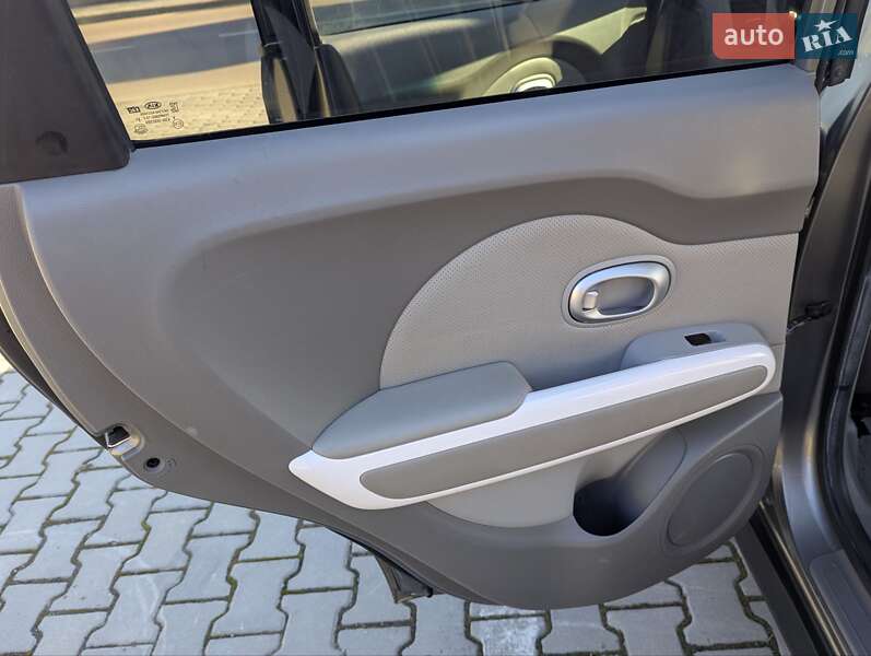 Внедорожник / Кроссовер Kia Soul EV 2014 в Дрогобыче фото 22 Внедорожник / Кроссовер Kia Soul EV 2014 в Дрогобыче