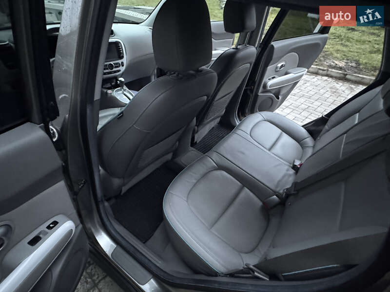 Внедорожник / Кроссовер Kia Soul EV 2015 в Тернополе