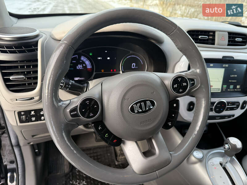 Позашляховик / Кросовер Kia Soul EV 2015 в Івано-Франківську