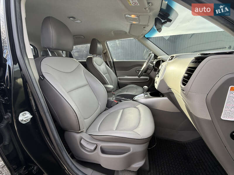 Позашляховик / Кросовер Kia Soul EV 2015 в Івано-Франківську