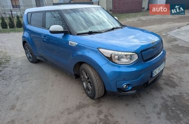 Позашляховик / Кросовер Kia Soul EV 2015 в Жовкві