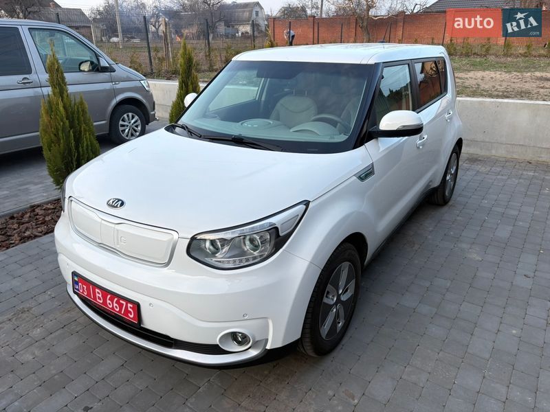 Внедорожник / Кроссовер Kia Soul EV 2017 в Луцке