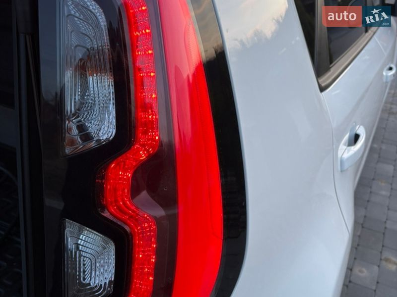 Внедорожник / Кроссовер Kia Soul EV 2017 в Луцке