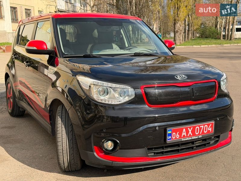 Позашляховик / Кросовер Kia Soul EV 2015 в Миколаєві