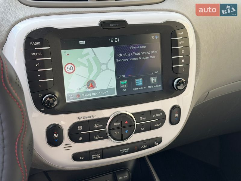 Позашляховик / Кросовер Kia Soul EV 2015 в Миколаєві