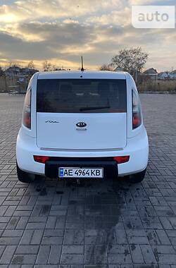 Седан Kia Soul 2011 в Днепре