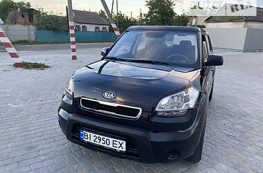 Позашляховик / Кросовер Kia Soul 2010 в Козельщині