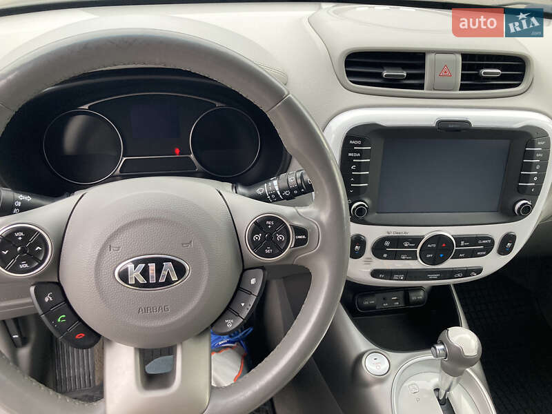 Внедорожник / Кроссовер Kia Soul 2015 в Полтаве