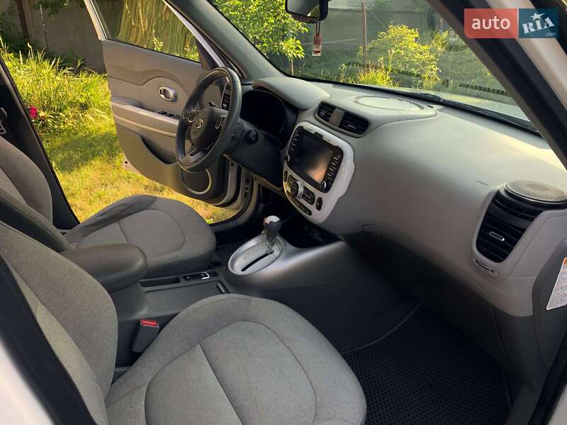Позашляховик / Кросовер Kia Soul 2016 в Борисполі