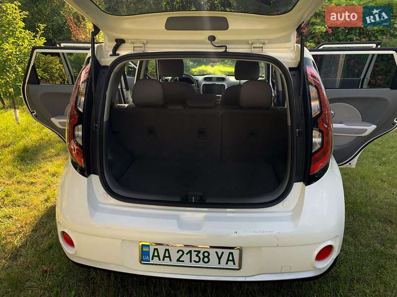 Позашляховик / Кросовер Kia Soul 2016 в Борисполі