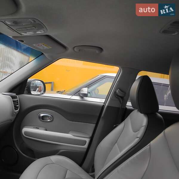 Позашляховик / Кросовер Kia Soul 2015 в Києві