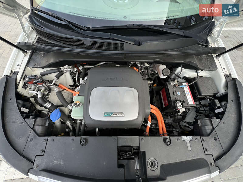 Позашляховик / Кросовер Kia Soul 2017 в Житомирі