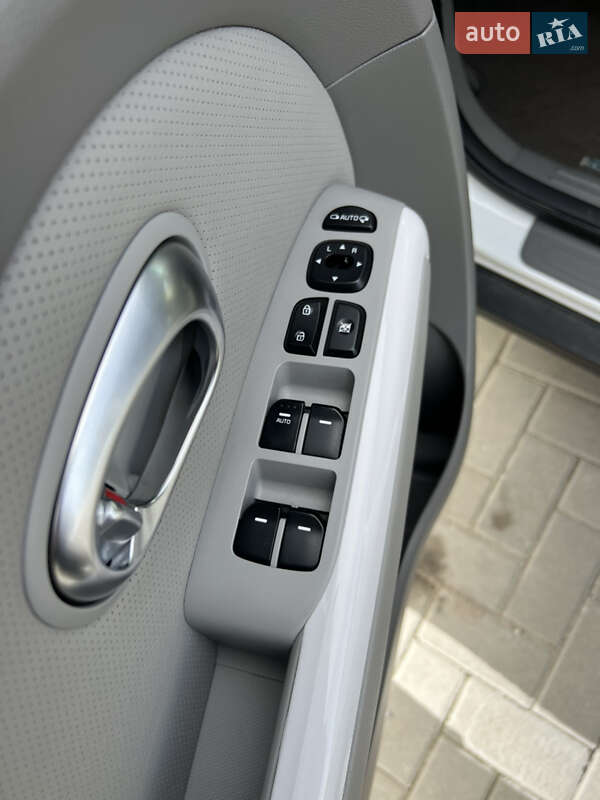 Позашляховик / Кросовер Kia Soul 2017 в Житомирі