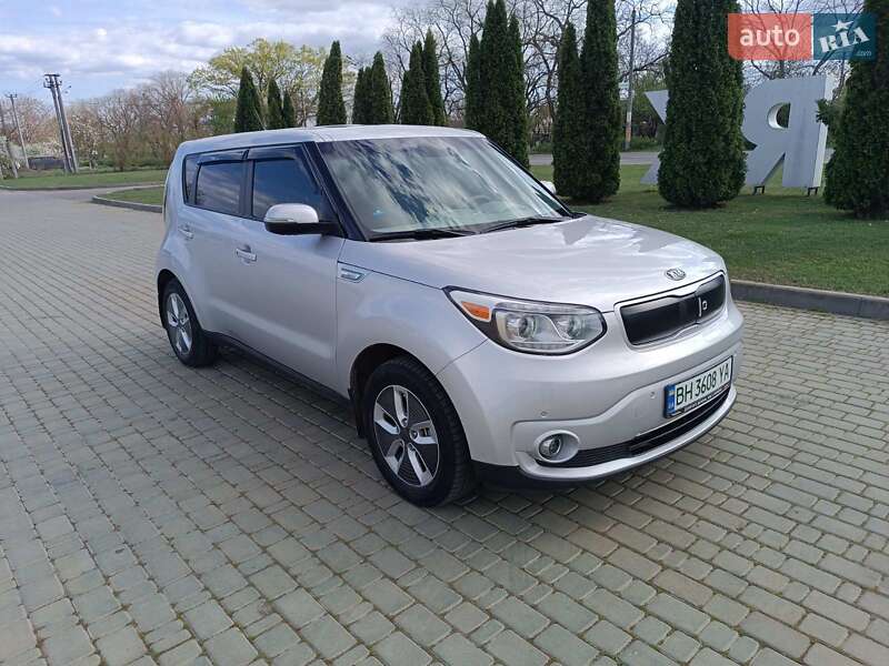 Позашляховик / Кросовер Kia Soul 2017 в Одесі
