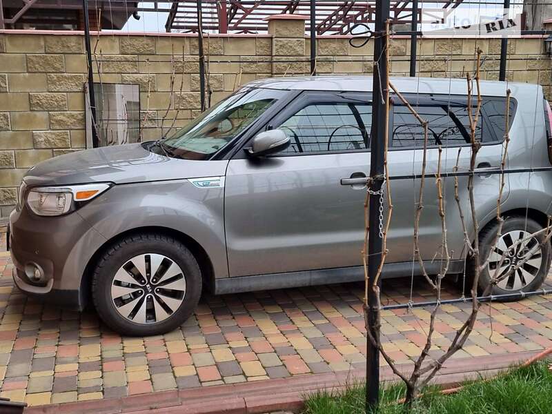 Позашляховик / Кросовер Kia Soul 2016 в Одесі