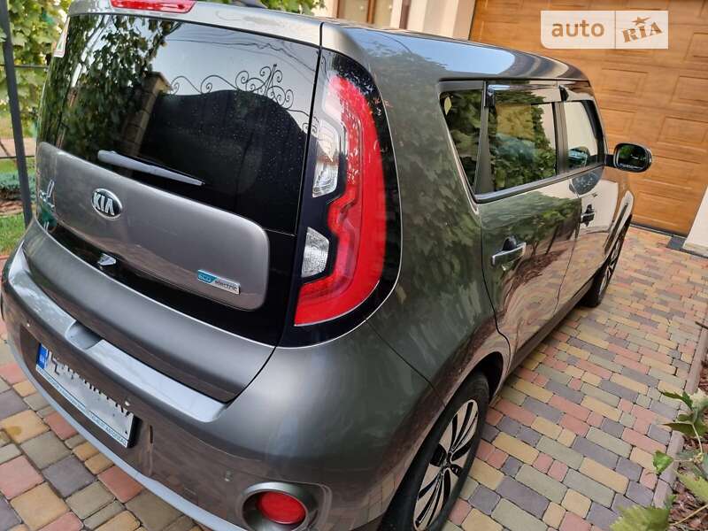 Позашляховик / Кросовер Kia Soul 2016 в Одесі