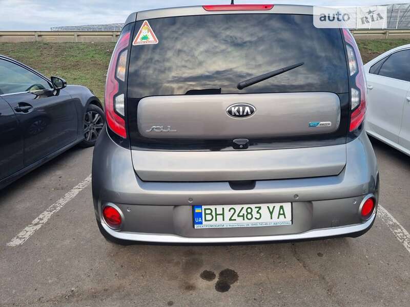 Позашляховик / Кросовер Kia Soul 2016 в Одесі