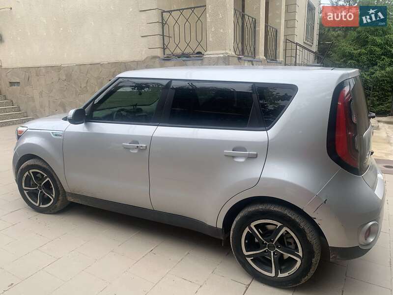 Внедорожник / Кроссовер Kia Soul 2016 в Одессе фото 2 Внедорожник / Кроссовер Kia Soul 2016 в Одессе