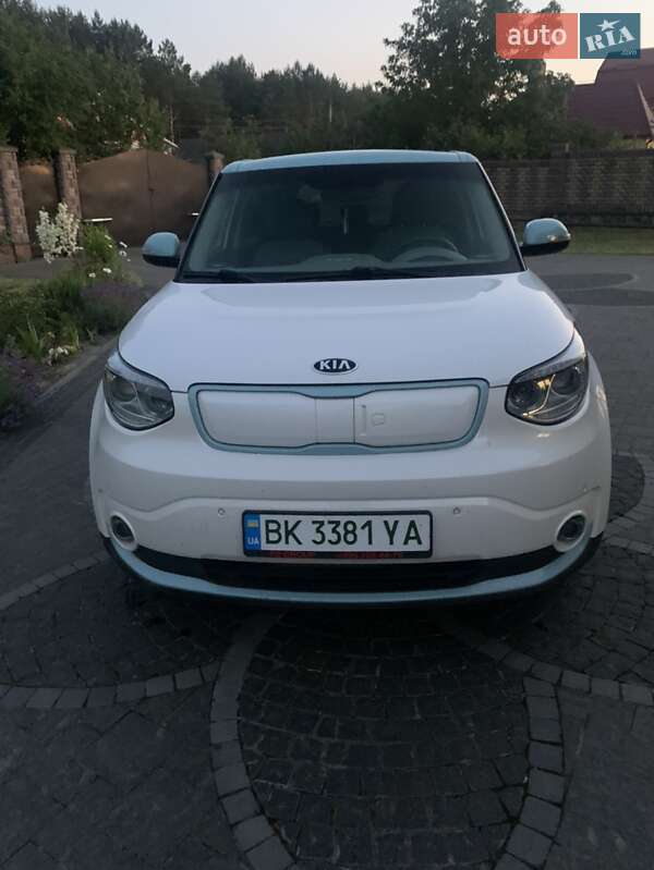 Внедорожник / Кроссовер Kia Soul 2015 в Костополе