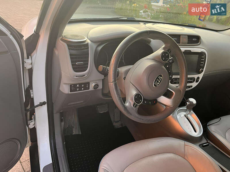 Внедорожник / Кроссовер Kia Soul 2015 в Костополе