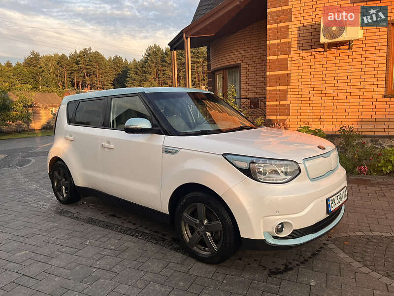 Внедорожник / Кроссовер Kia Soul 2015 в Костополе