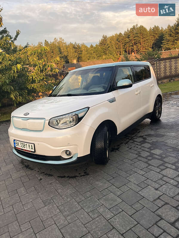 Внедорожник / Кроссовер Kia Soul 2015 в Костополе