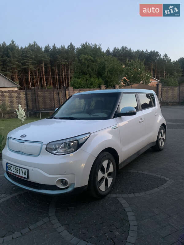 Внедорожник / Кроссовер Kia Soul 2015 в Костополе